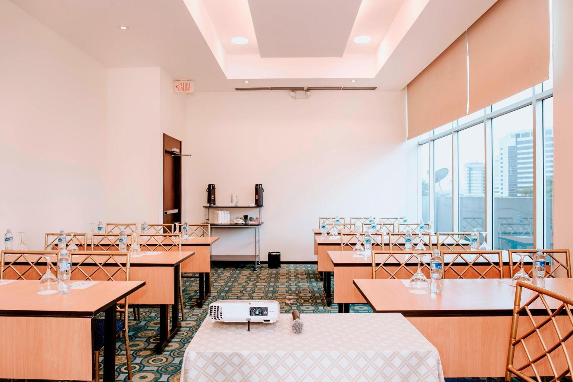 Courtyard By Marriott Guayaquil Ξενοδοχείο Εξωτερικό φωτογραφία